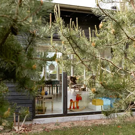 בית נופש Architect Design With Nature's Touch In Forest