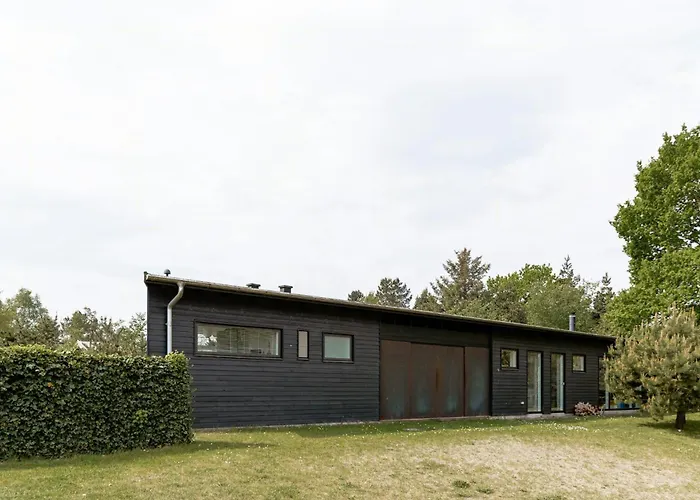 Architect Design With Nature's Touch In Forest Tatil Evi